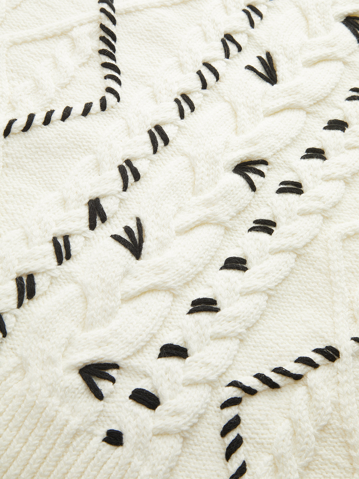 Contrast Stitch Cable Knit Sweater Off-White