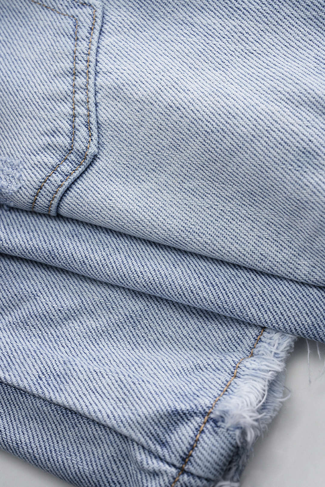 ISALINE | PEARL CHAIN DENIM SHORTS