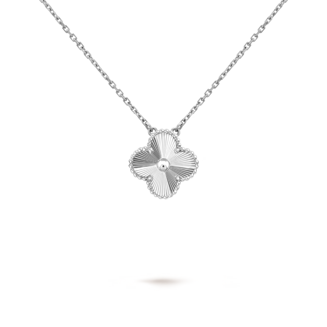 STELLA SILVER BLOOM PENDANT