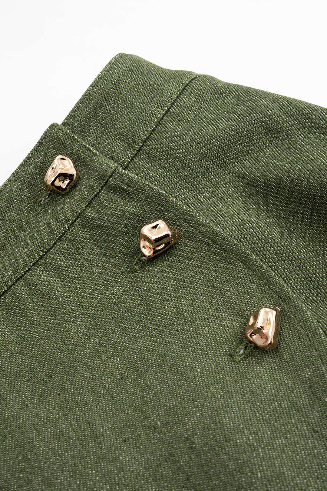 SOLÉNE | ASYMMETRIC BUTTOM SHORTS OLIVE