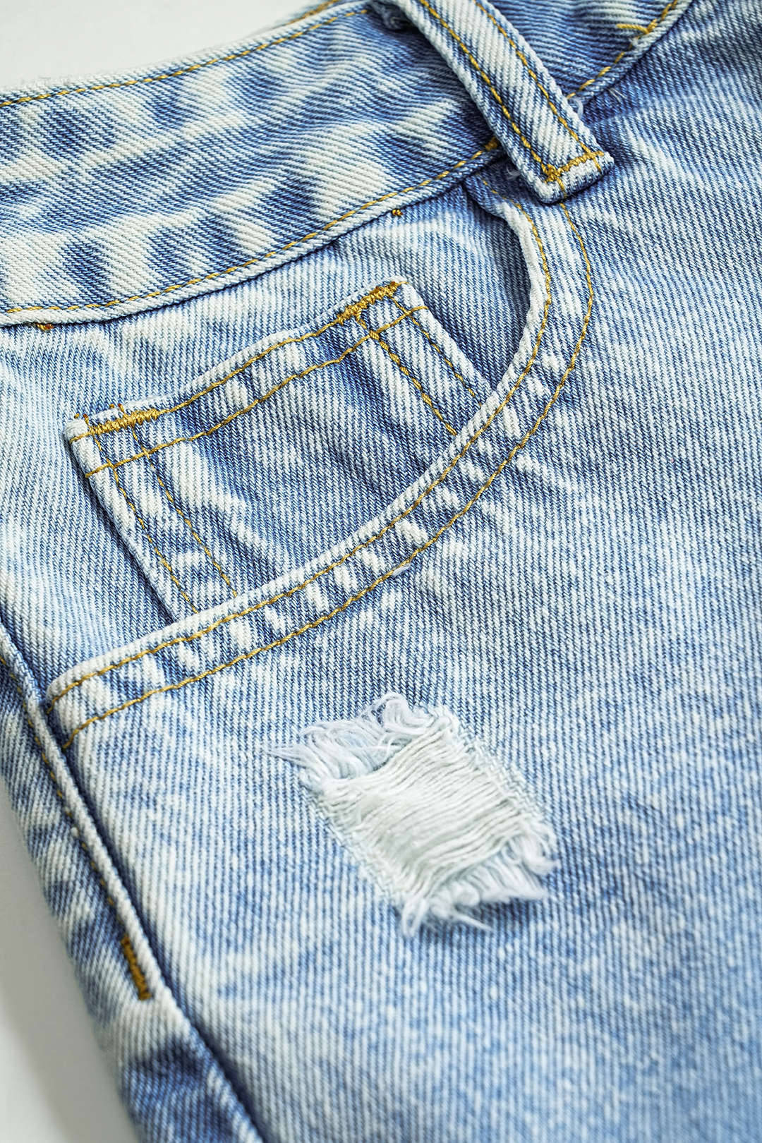 NOA | DISTRESSED DENIM SHORTS