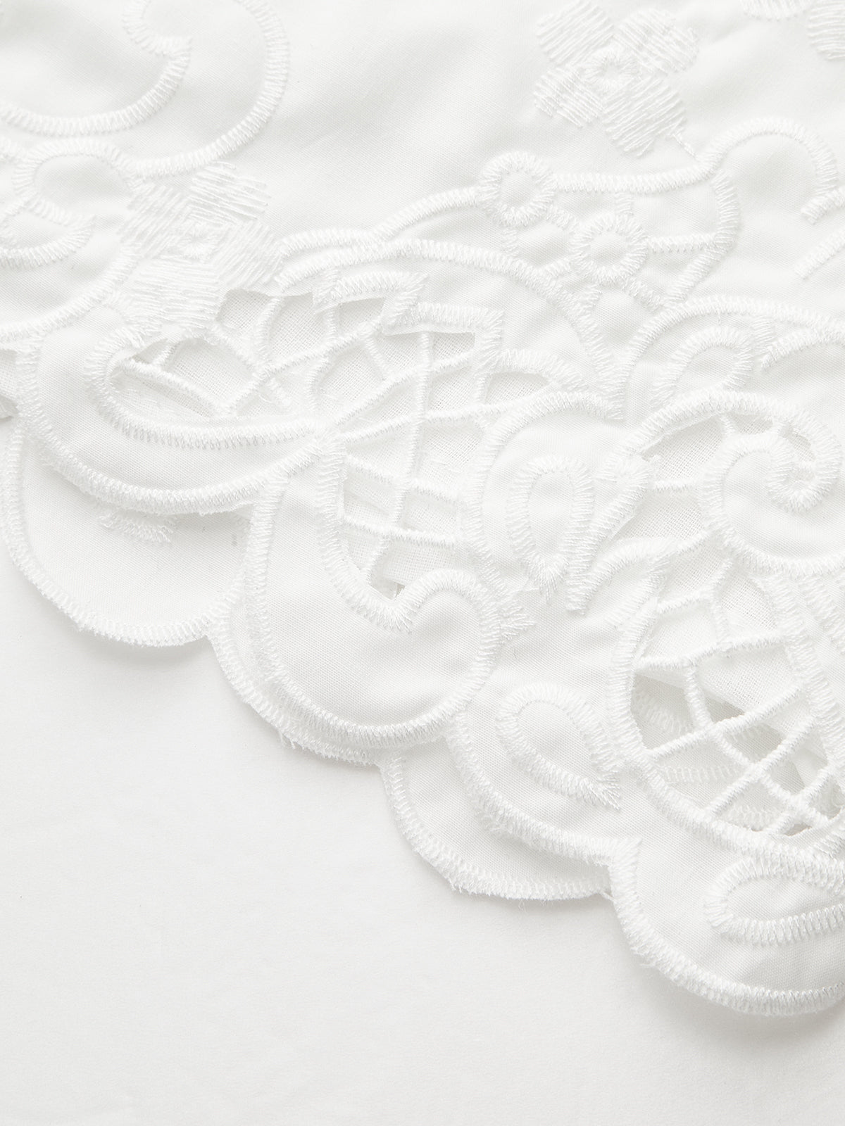 ELARA LACE HEM SHORTS WHITE