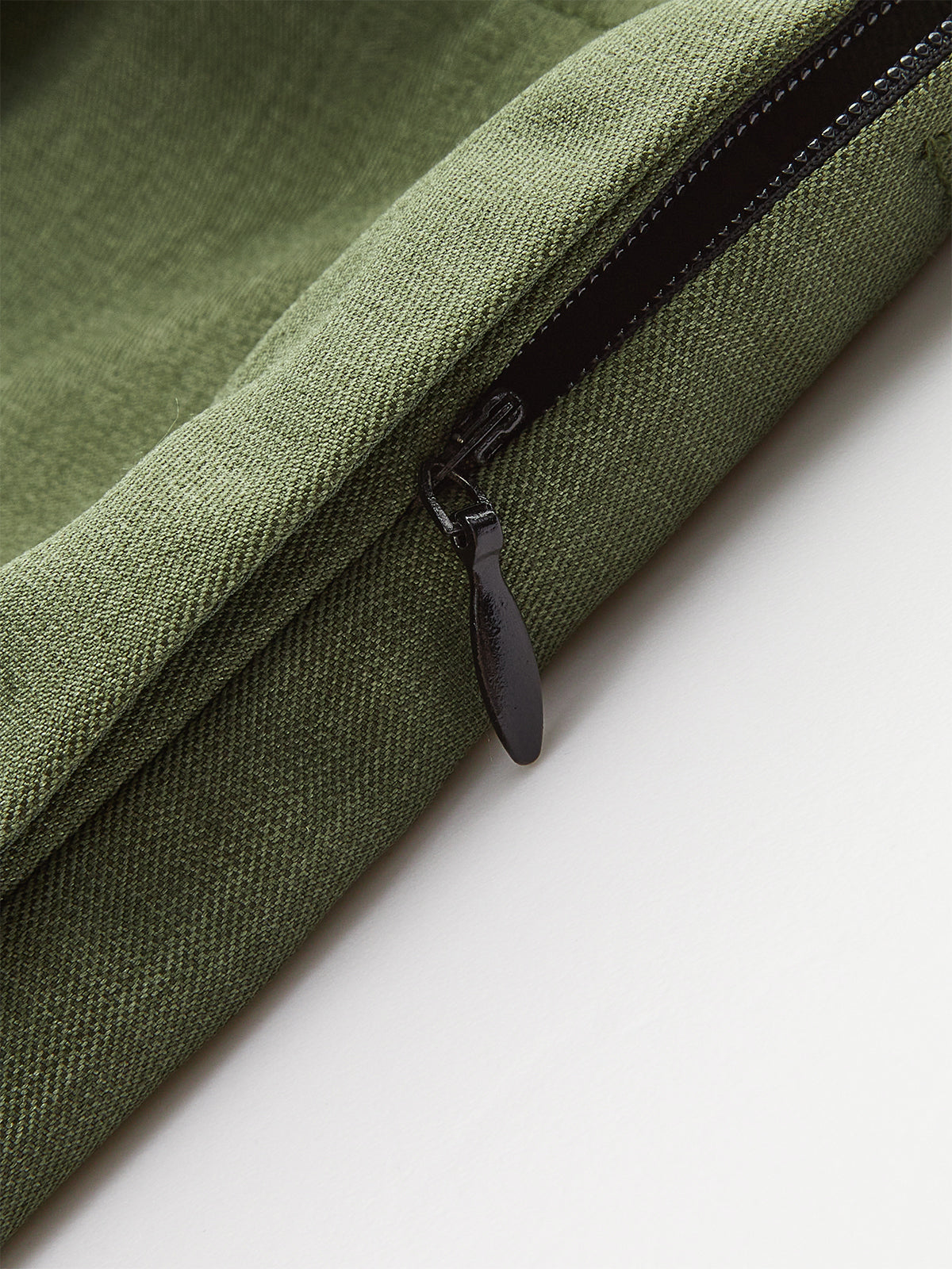 ISLA | BELTED TAILORED SHORTS GREEN