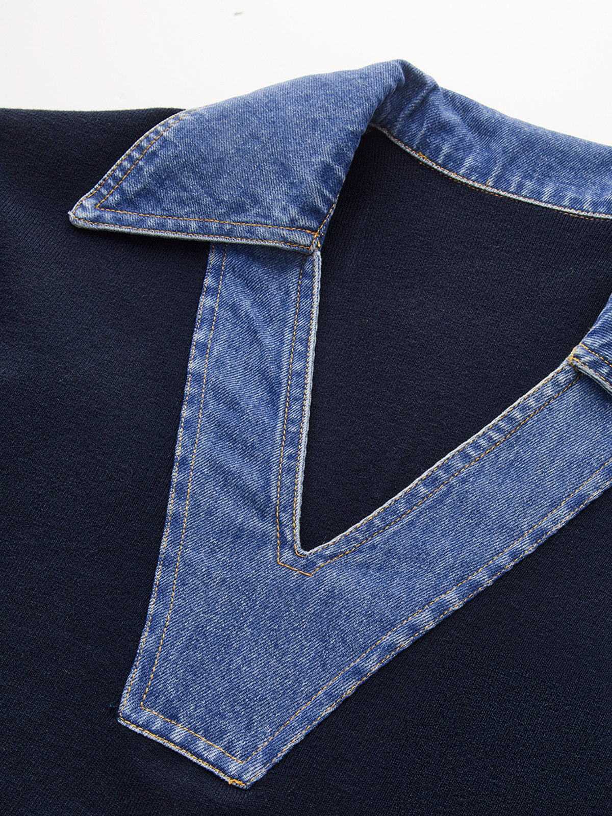 COLETTE | KNIT SWEATER X DENIM V-COLLAR NAVY