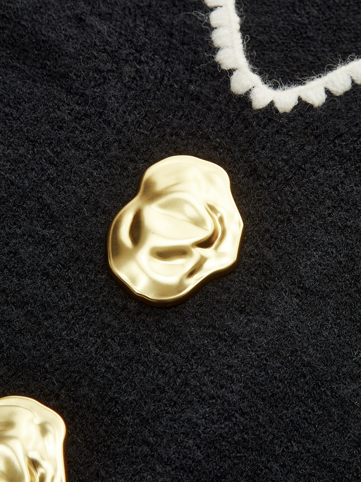 Buttoned Contrast Fringe Split Sweater Black