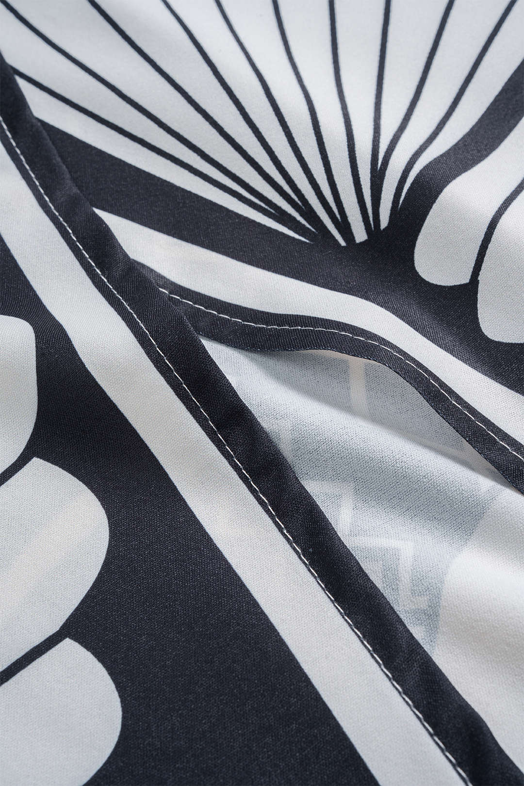 ORIANE | GRAPHIC WRAP SKIRT