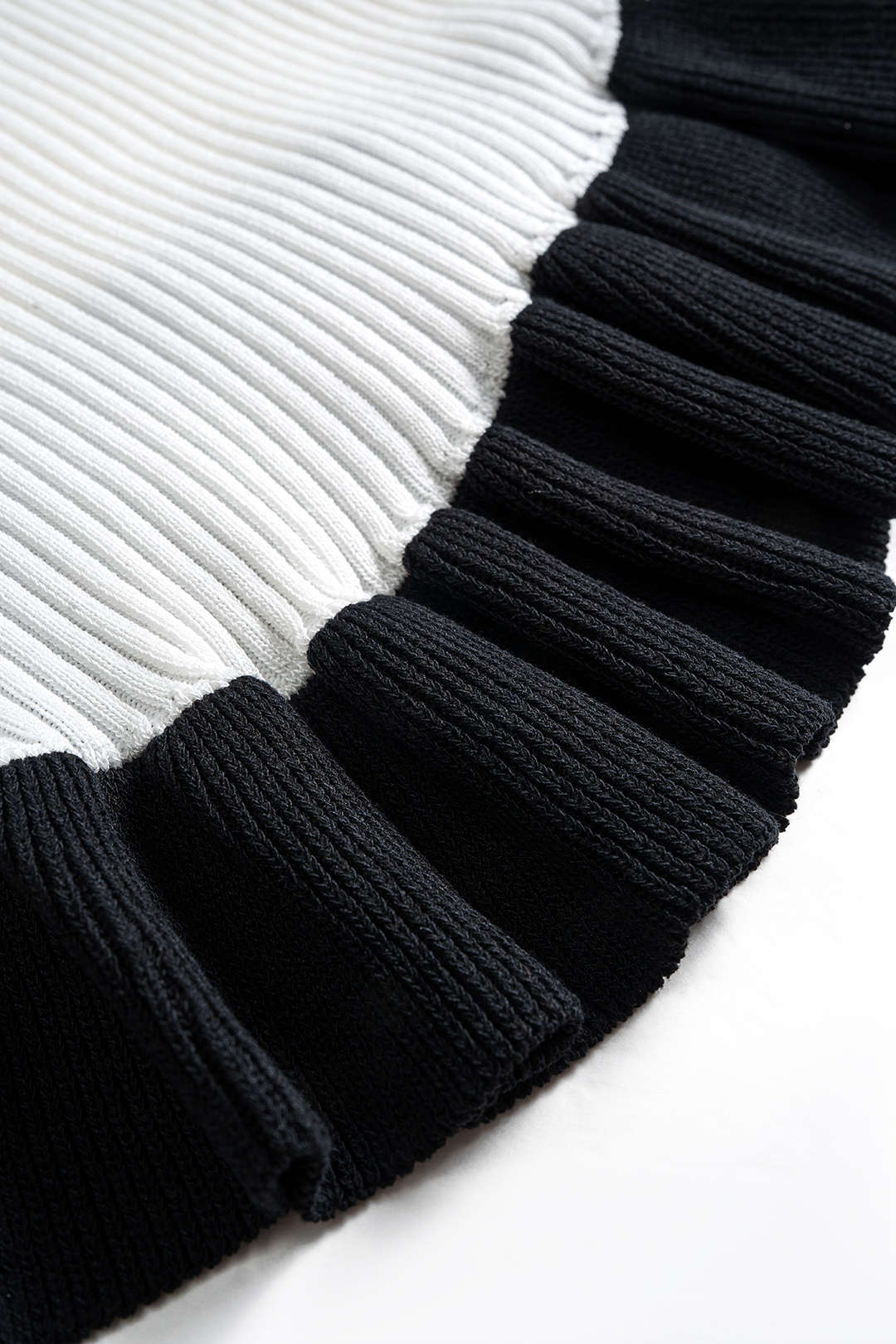 NOIRÉ | PLEATED HEM TANK WHITE