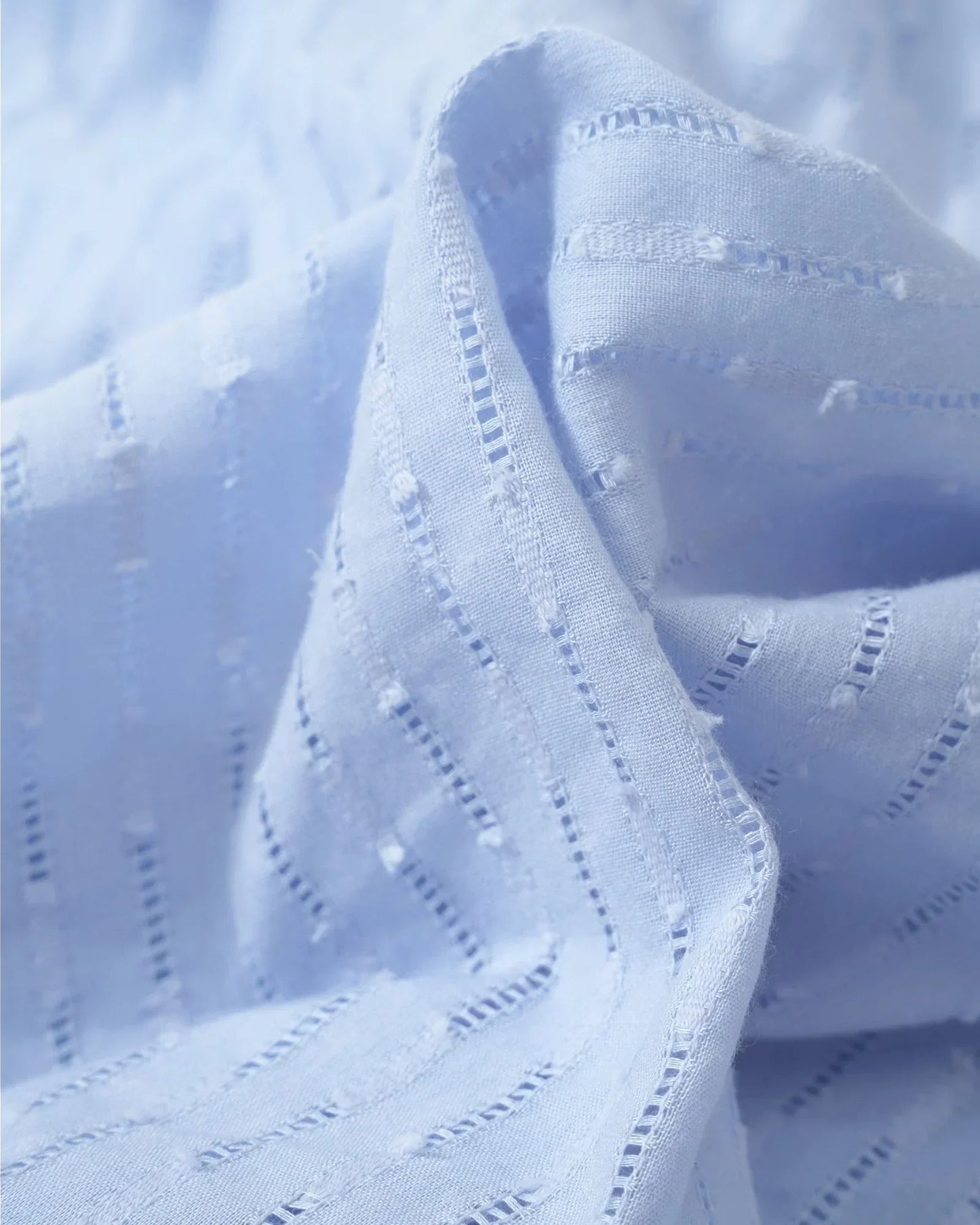 AMÉLIA | ELEGANT V- NECK DRESS WHITE